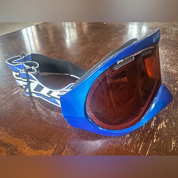 Ski/Snowboard Goggles - Picture 2 of 4